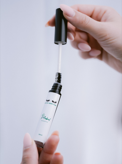 Serum për qerpikët dhe vetullat
